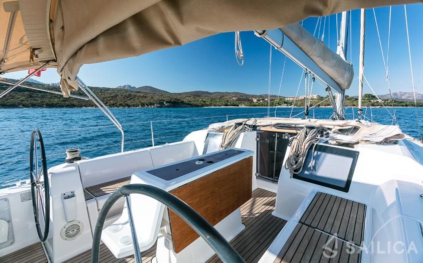Dufour 412 GL - Yacht Charter Sailica