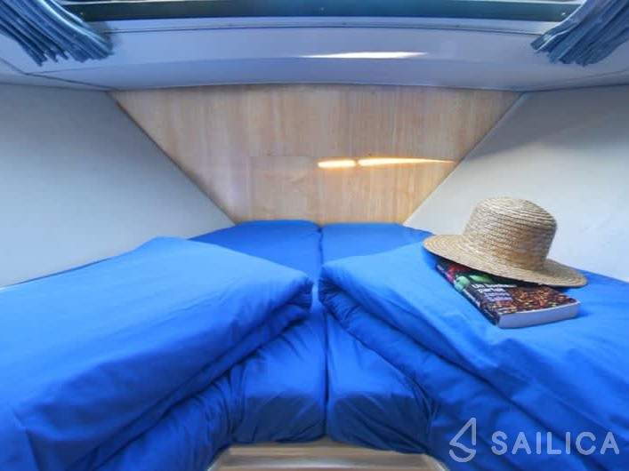 Le Boat Caprice - Yacht Charter Sailica