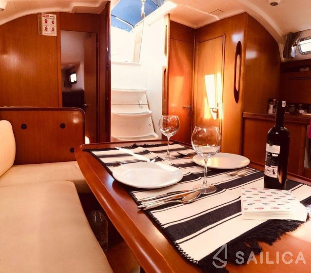 Cyclades 43.4 - Yacht Charter Sailica