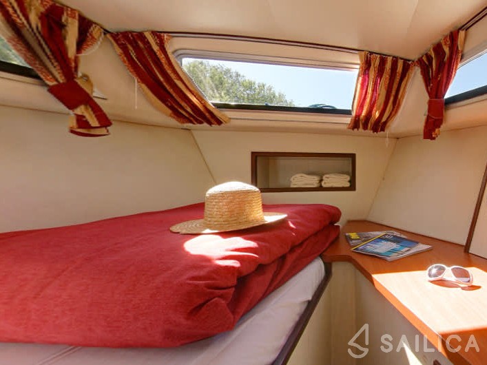 Le Boat Continentale - Yacht Charter Sailica
