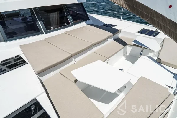 Bali 4.4 - Yacht Charter Sailica