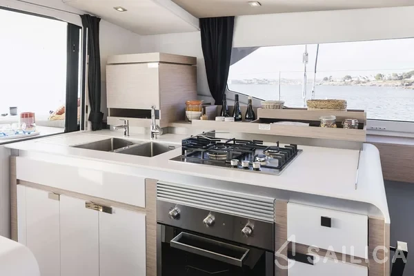 Aura 51 - Yacht Charter Sailica
