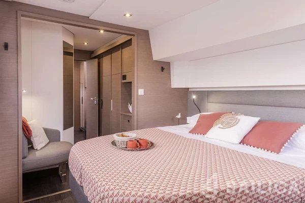 Aura 51 - Yacht Charter Sailica