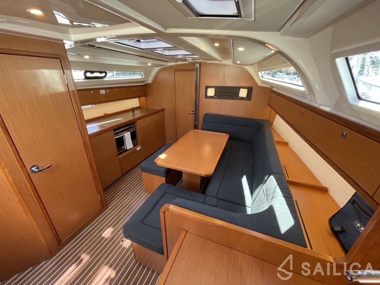 Bavaria 41 Cruiser - Yacht Charter Sailica
