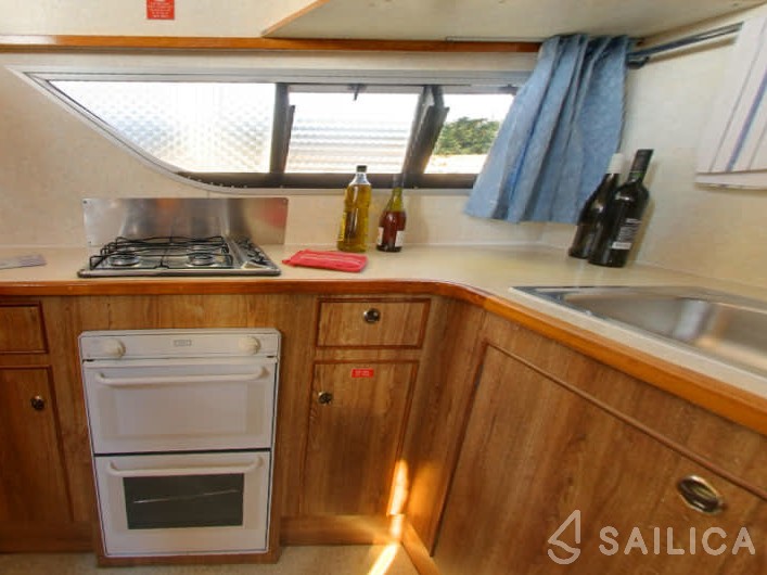 Le Boat Grand Classique - Yacht Charter Sailica
