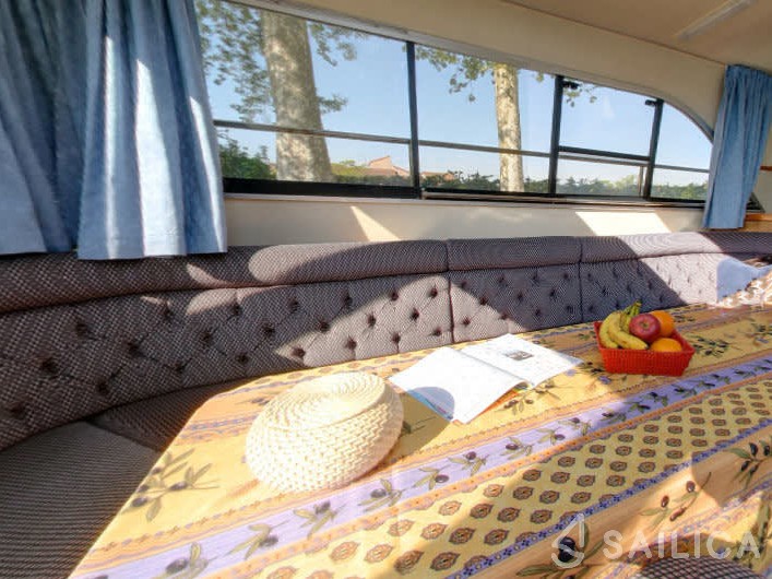 Le Boat Grand Classique - Yacht Charter Sailica