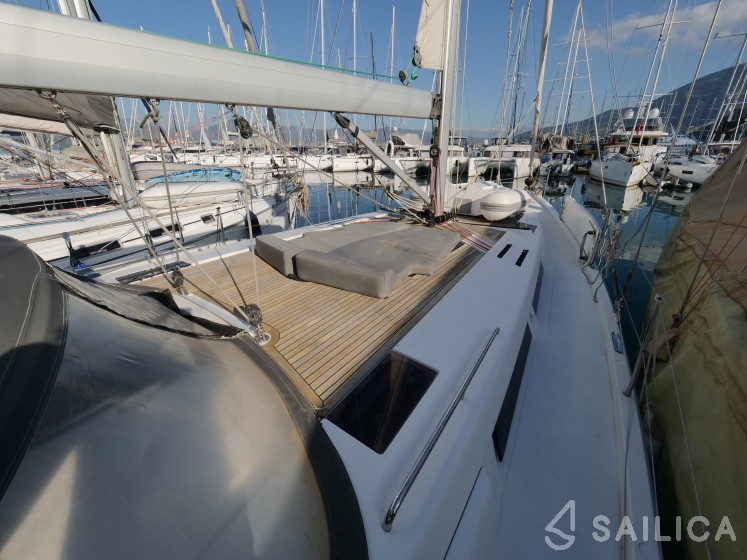 Hanse 455 - Yacht Charter Sailica