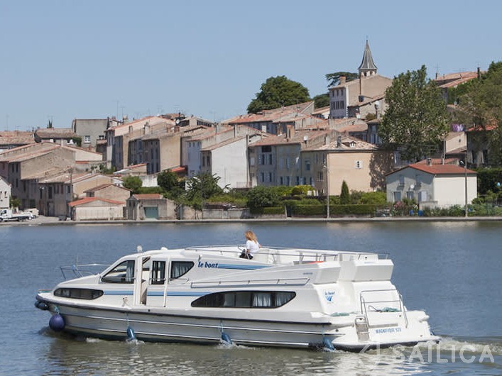 Le Boat Magnifique - Yacht Charter Sailica