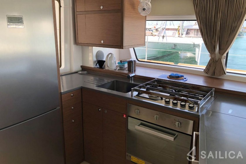 Lagoon 52F - Yacht Charter Sailica