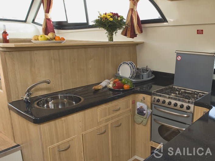 Le Boat Mystique - Yacht Charter Sailica