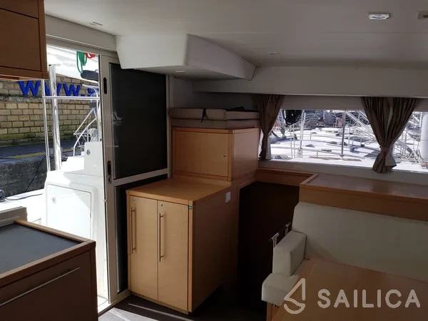 Lagoon 400 S2 - Yacht Charter Sailica