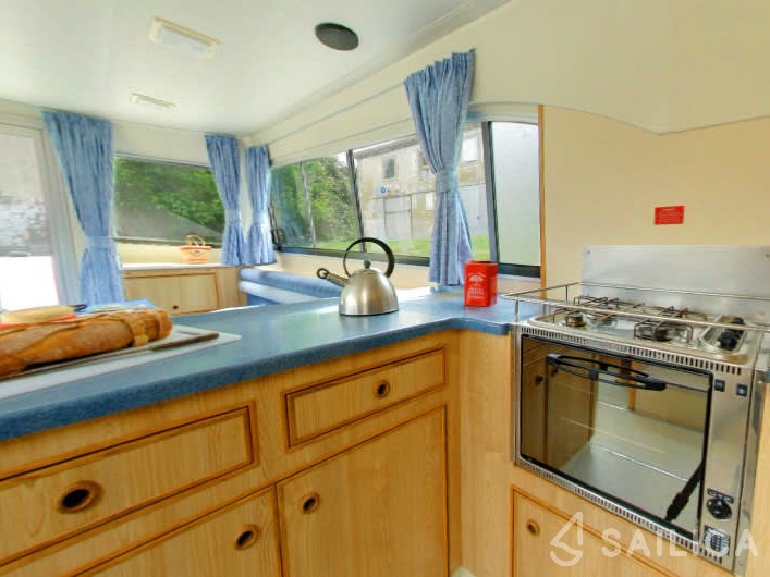 Le Boat Salsa B - Yacht Charter Sailica