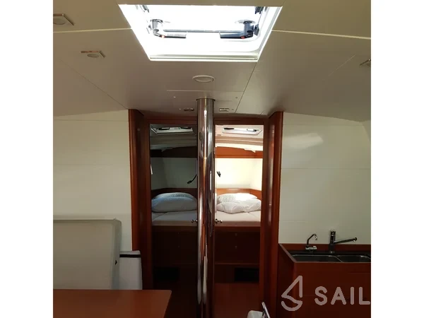 Oceanis 48 - Yacht Charter Sailica