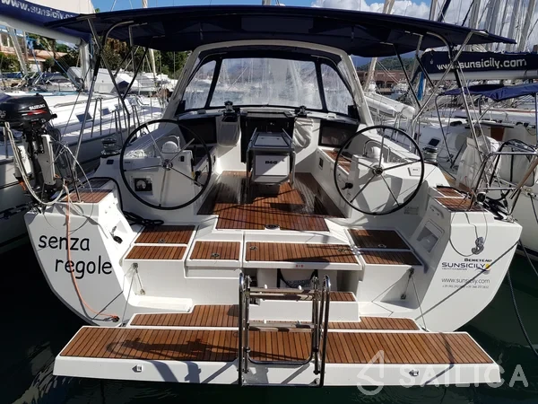 Oceanis 45 - Yacht Charter Sailica