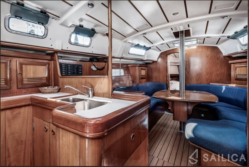 Oceanis 361 - Yacht Charter Sailica