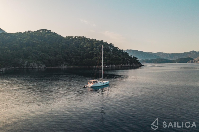 Hanse 445 - Yacht Charter Sailica