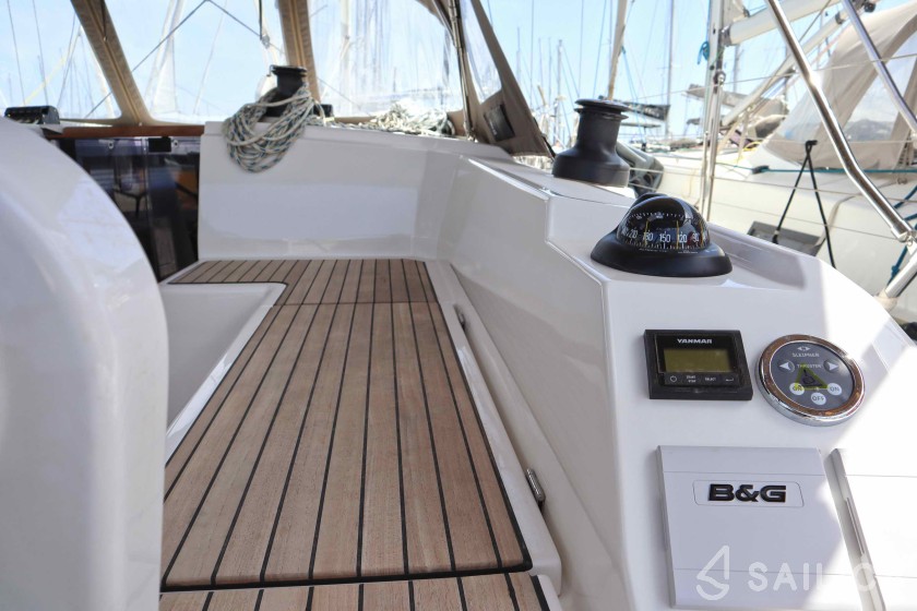 Bavaria C42 - Yacht Charter Sailica