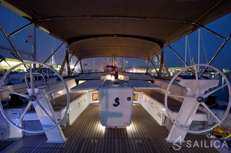 Oceanis 51.1 - Yacht Charter Sailica