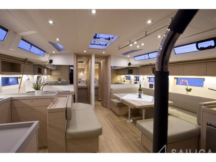 Oceanis 51.1 - Yacht Charter Sailica