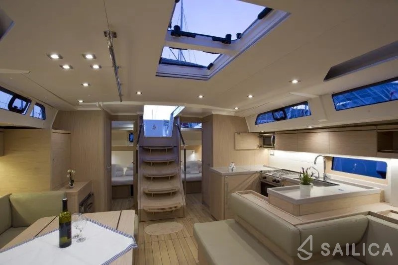 Oceanis 51.1 - Yacht Charter Sailica