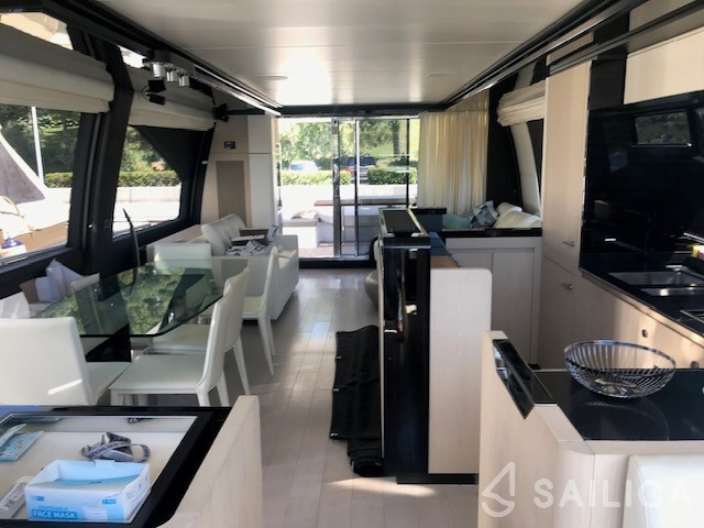 Azimut 72 - Yacht Charter Sailica