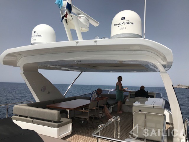 Azimut 72 - Yacht Charter Sailica