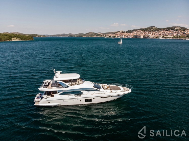 Azimut 72 - Yacht Charter Sailica