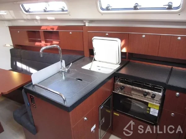 Hanse 345 - Yacht Charter Sailica
