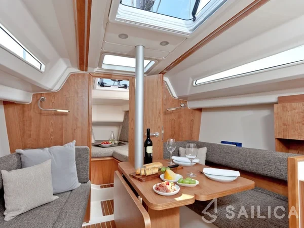 Hanse 315 - Yacht Charter Sailica