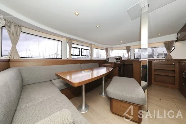 Lagoon 42 - Yacht Charter Sailica