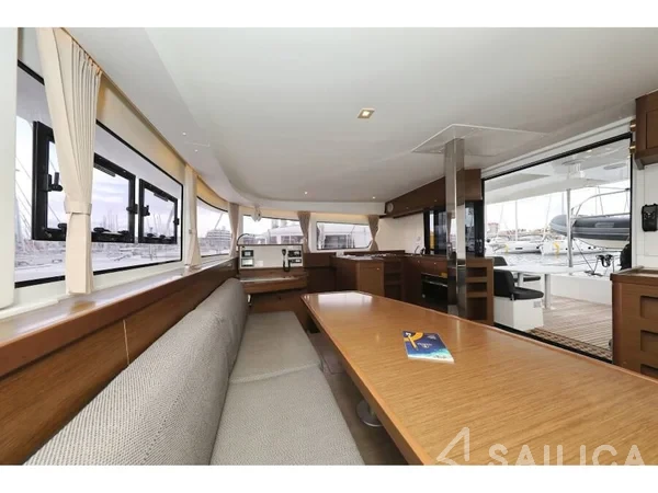 Lagoon 42 - Yacht Charter Sailica