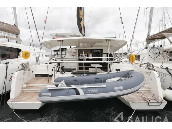 Lagoon 42 - Yacht Charter Sailica