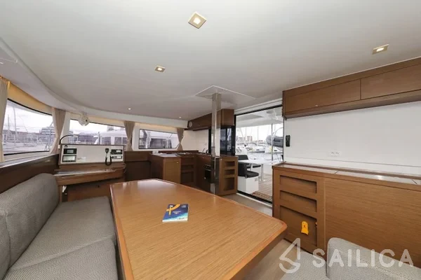 Lagoon 42 - Yacht Charter Sailica