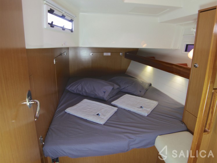 Bavaria 45 Cruiser - Yacht Charter Sailica