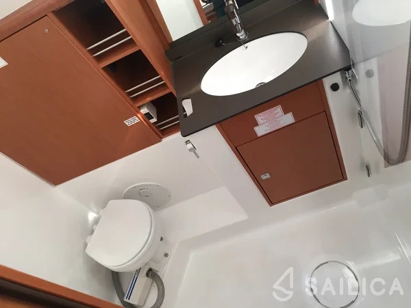 Bavaria 41 Cruiser - Yacht Charter Sailica