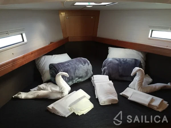 Bavaria 41 Cruiser - Yacht Charter Sailica