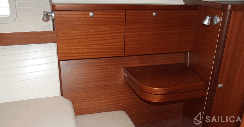 Delphia Escape 1350 - Yacht Charter Sailica