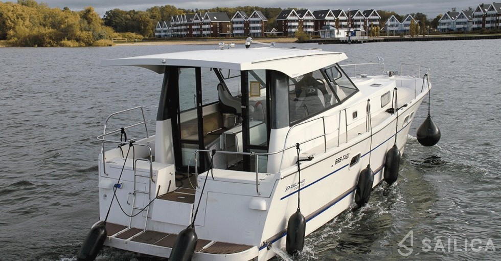 Delphia Escape 1350 - Yacht Charter Sailica