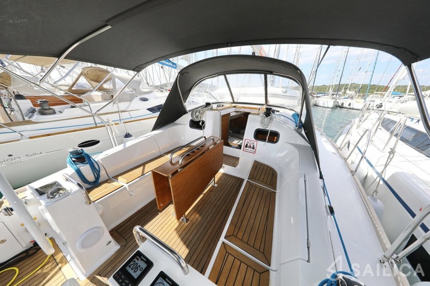 Elan Impression 40.1 - Yacht Charter Sailica