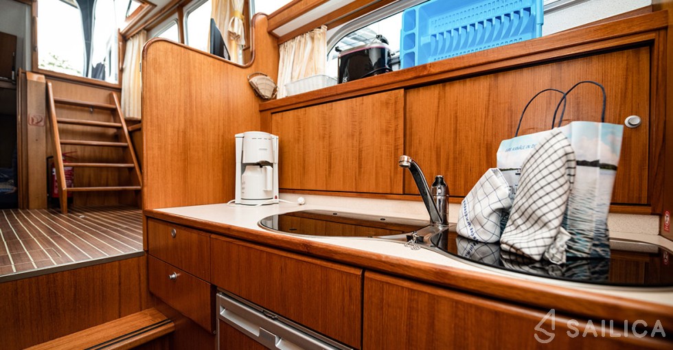 Pedro Skiron 35  - Yacht Charter Sailica