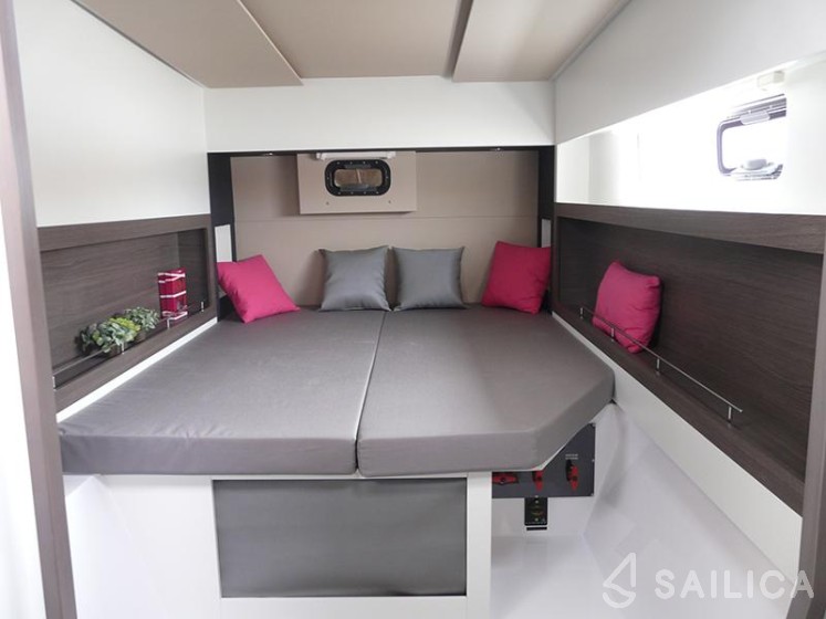 Nautitech 40 open NEW - 4 + 2 cab. - Yacht Charter Sailica