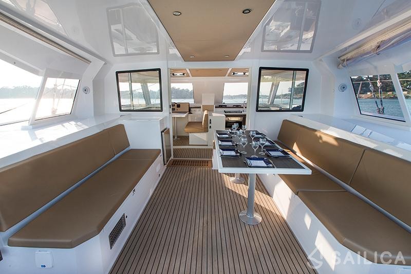 Nautitech 40 open NEW - 4 + 2 cab. - Yacht Charter Sailica