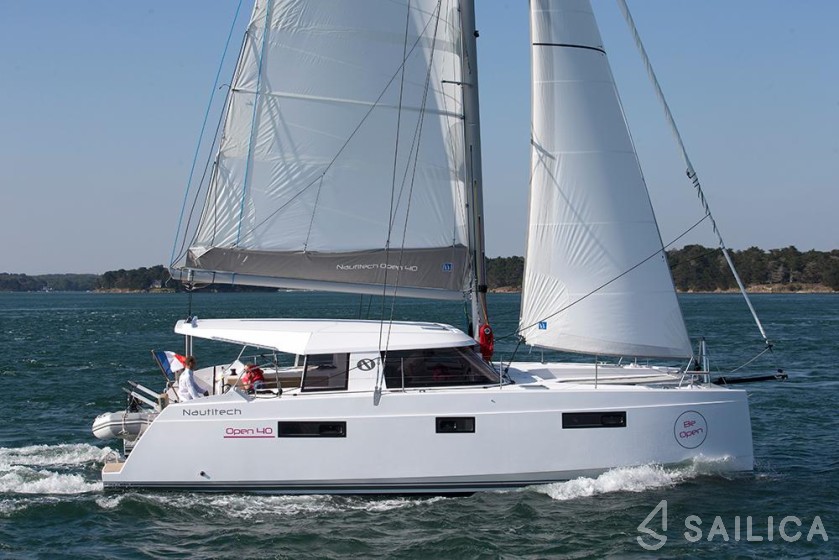 Nautitech 40 open NEW - 4 + 2 cab. - Yacht Charter Sailica