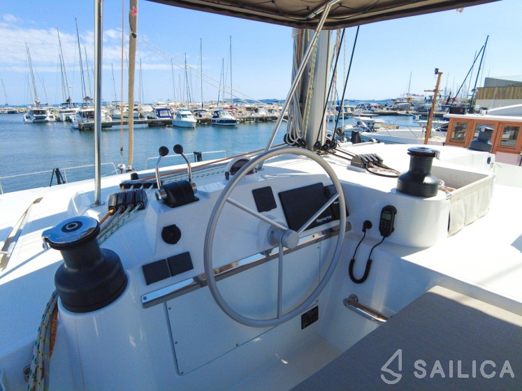 Bali 4.4 - Yacht Charter Sailica