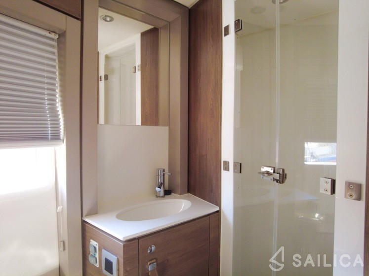 Bali 4.4 - Yacht Charter Sailica