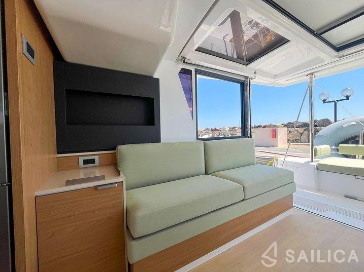Bali 4.2 - Yacht Charter Sailica