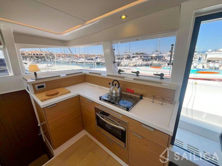 Bali 4.2 - Yacht Charter Sailica