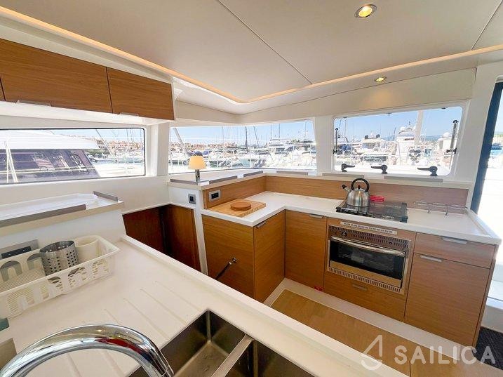 Bali 4.2 - Yacht Charter Sailica
