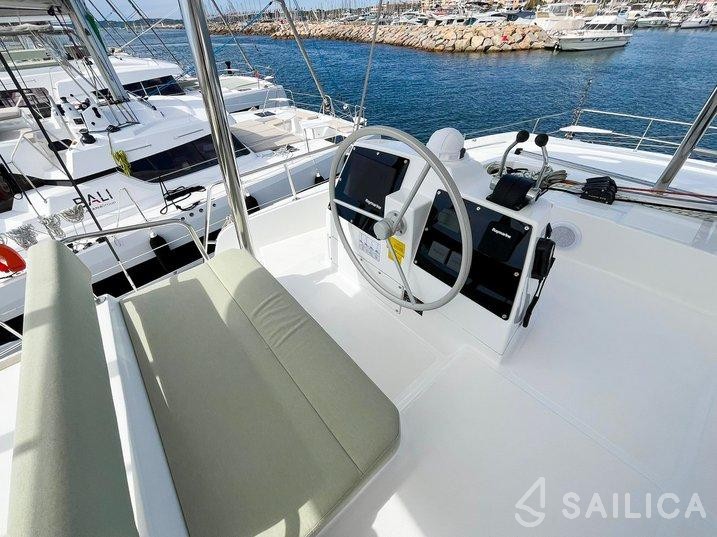 Bali 4.6 - Yacht Charter Sailica