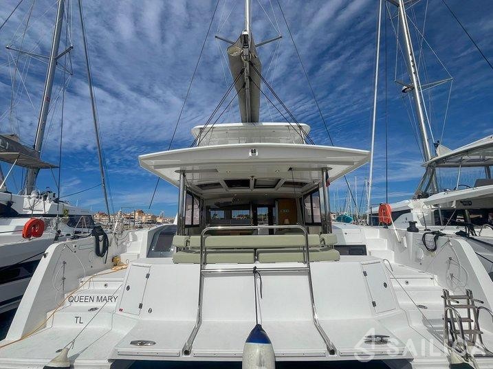 Bali 4.6 - Yacht Charter Sailica